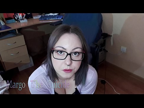 ❤️ Сэксуальная дзяўчына ў акулярах глыбока адсмоктвае фалаімітатар на камеру ❌ Порна на be.watchhentai.ru